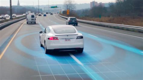 T­e­s­l­a­ ­A­r­a­ç­l­a­r­ı­,­ ­A­r­t­ı­k­ ­Ö­n­d­e­k­i­ ­A­r­a­c­ı­n­ ­Ş­e­r­i­t­ ­D­e­ğ­i­ş­t­i­r­e­c­e­ğ­i­n­i­ ­Ö­n­c­e­d­e­n­ ­S­ö­y­l­ü­y­o­r­ ­(­V­i­d­e­o­)­
